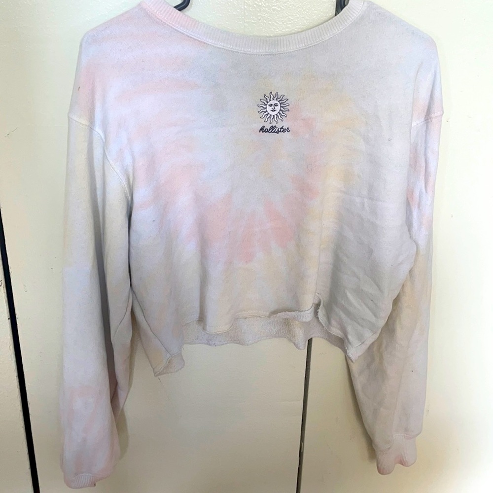 This is crop top sweater from Hollister it’s a small